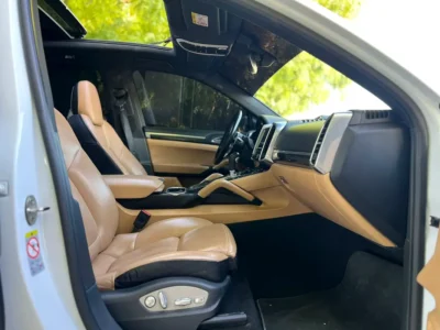 2017 Porsche Cayenne 6 Cylinders Petrol Engine White Beige SUV GCC Specs Automatic