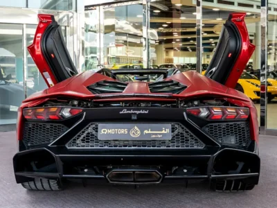 2015 Lamborghini Aventador LP 700-4 Roadster V12 Petrol Engine Red Black Sports Car