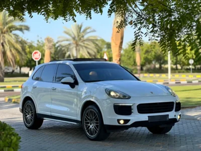 2017 Porsche Cayenne 6 Cylinders Petrol Engine White Beige SUV GCC Specs Automatic