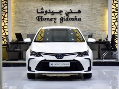 2020 Toyota Corolla GLI 4 Cylinders Petrol Engine White Beige Sedan GCC Specs