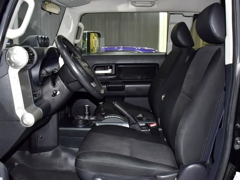 2014 Toyota FJ Cruiser Extreme 6 Cylinders Petrol Engine Black SUV GCC Specs Automatic