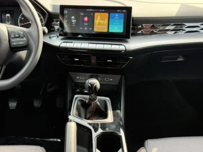 2025 MG GT 1.5 Litres 4 Cylinders Petrol Engine White Black Sedan Chinese Specs