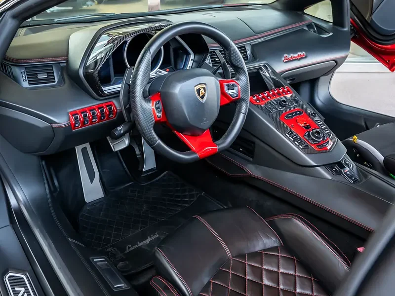 2015 Lamborghini Aventador LP 700-4 Roadster V12 Petrol Engine Red Black Sports Car