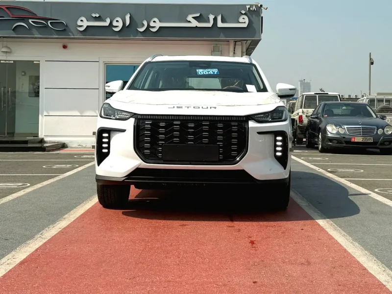 2025 Jetour X70 4 Cylinders C-DM Hybrid Engine White Beige SUV Chinese Specs