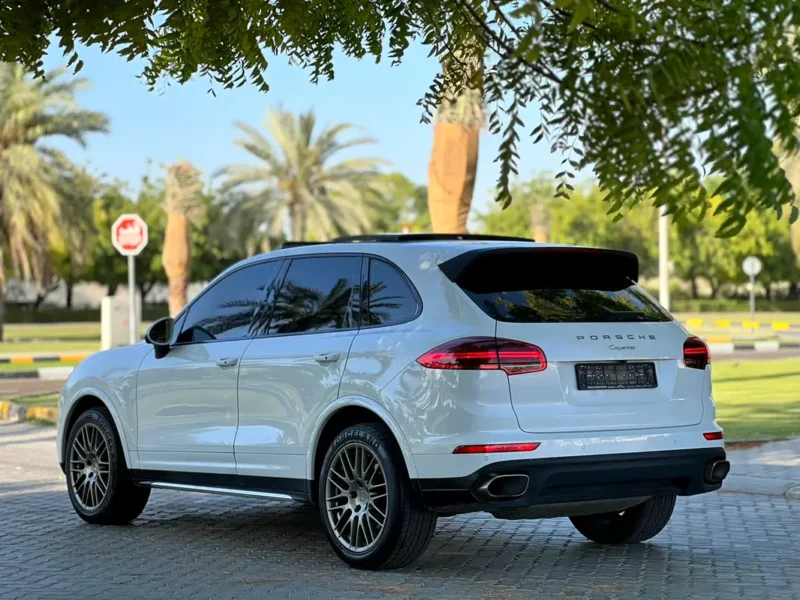 2017 Porsche Cayenne 6 Cylinders Petrol Engine White Beige SUV GCC Specs Automatic
