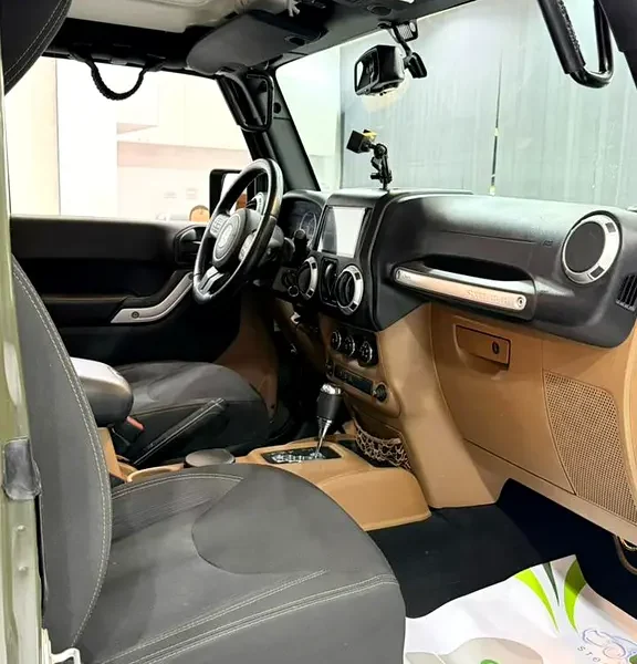 2016 Jeep Wrangler Rubicon 6 Cylinders Petrol Engine Green Black Crossover GCC Specs