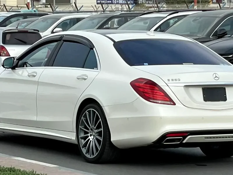 2015 Mercedes-Benz S-Class S 550 4MATIC 8 Cylinders Petrol Engine White Black Sedan FULL OPTION