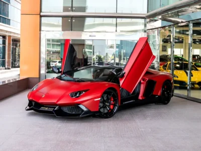 2015 Lamborghini Aventador LP 700-4 Roadster V12 Petrol Engine Red Black Sports Car