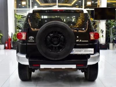 2014 Toyota FJ Cruiser Extreme 6 Cylinders Petrol Engine Black SUV GCC Specs Automatic