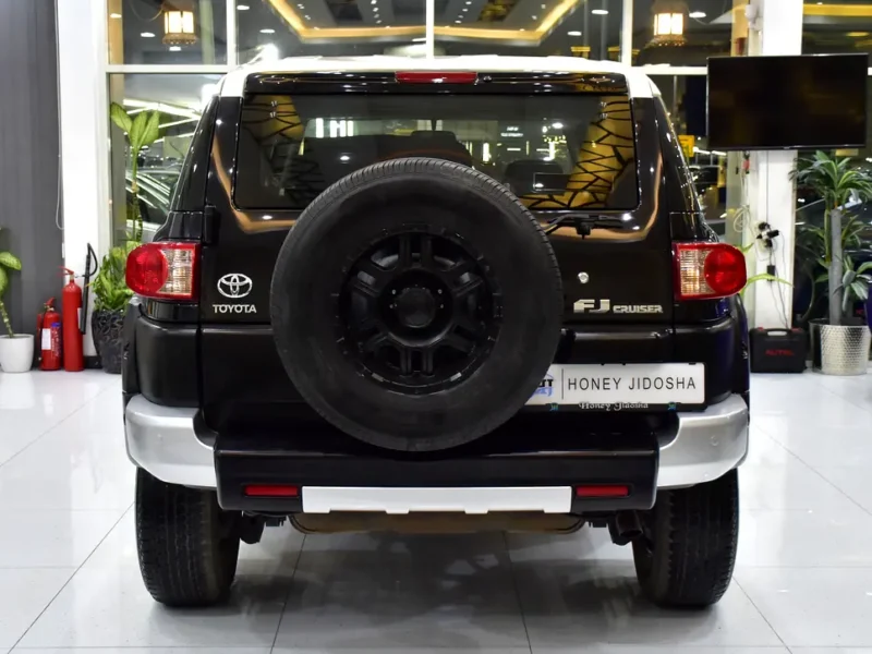 2014 Toyota FJ Cruiser Extreme 6 Cylinders Petrol Engine Black SUV GCC Specs Automatic