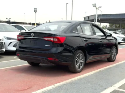 2025 MG MG5 Deluxe 4 Cylinders Petrol Engine Black Sedan Chinese Specs