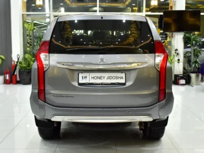 2019 Mitsubishi Montero Sport GLS 6 Cylinders Petrol Engine Silver Beige SUV GCC Specs