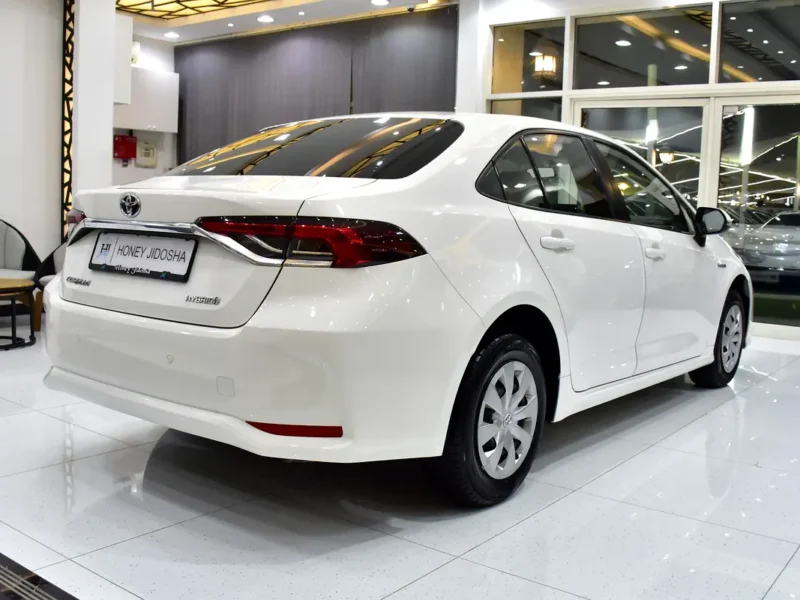 2020 Toyota Corolla GLI 4 Cylinders Petrol Engine White Beige Sedan GCC Specs
