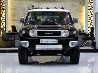 2014 Toyota FJ Cruiser Extreme 6 Cylinders Petrol Engine Black SUV GCC Specs Automatic