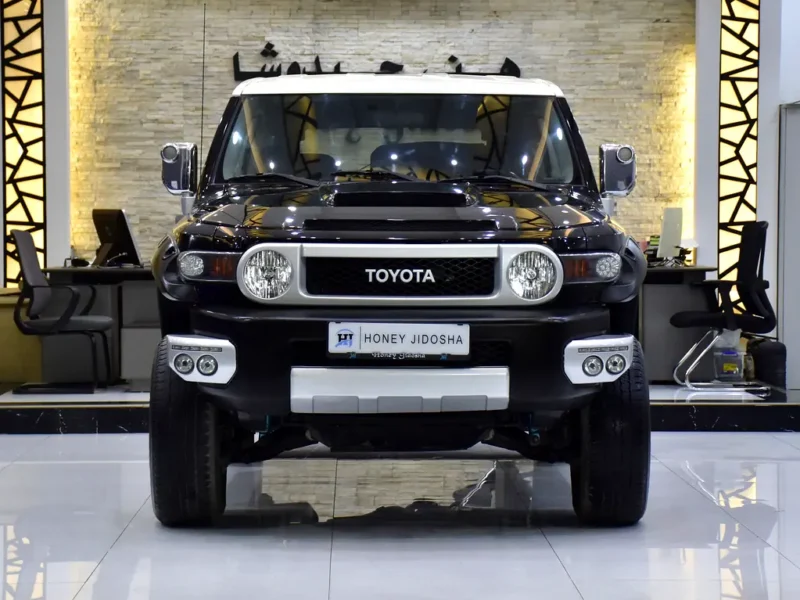 2014 Toyota FJ Cruiser Extreme 6 Cylinders Petrol Engine Black SUV GCC Specs Automatic