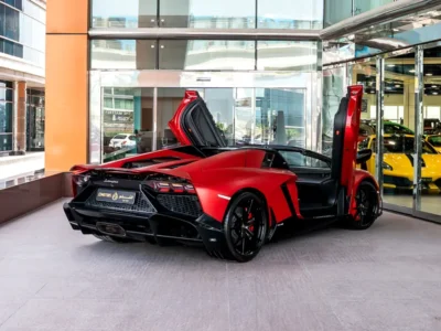 2015 Lamborghini Aventador LP 700-4 Roadster V12 Petrol Engine Red Black Sports Car