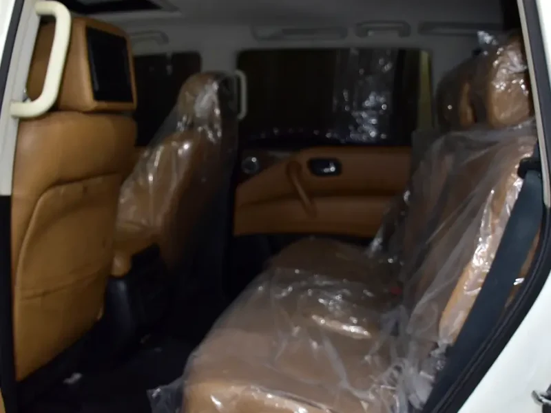 2015 Nissan Patrol LE Platinum City 8 Cylinders Petrol Engine White Tan SUV GCC Specs