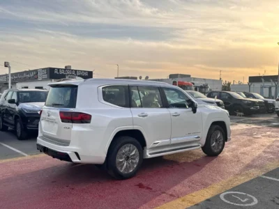 2026 TOYOTA LAND CRUISER 300 VXR 3.3L 6 Cylinder DIESEL Engine White Red SUV GCC