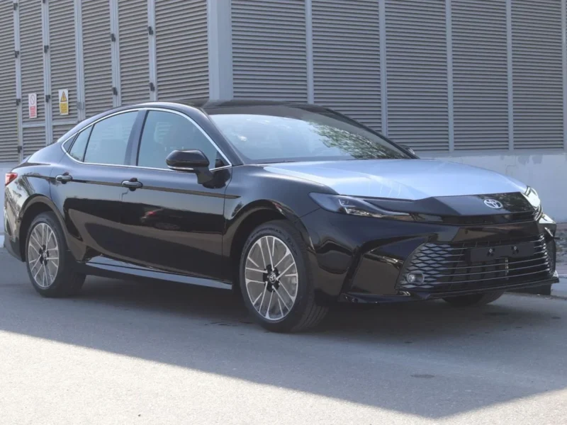 2026 TOYOTA CAMRY GLE 2.5L 4 Cylinders PETROL Engine Black Brown Sedan GCC Specs