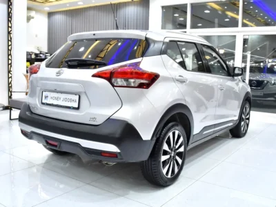 2017 Nissan Kicks SV 4 Cylinders Petrol Engine Silver Black Crossover GCC Specs Automatic
