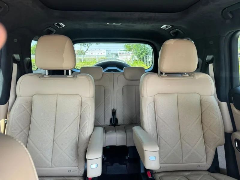 2025 BYD LEOPARD 8 DELUX 2.0 4 Cylinders PHEV Engine Black Tan SUV Chinese Specs