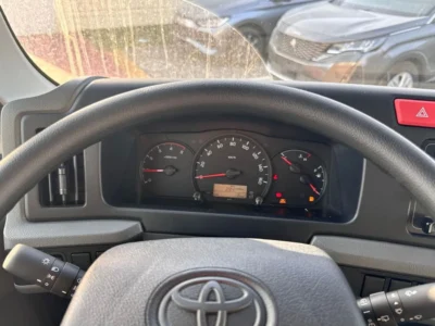 2026 TOYOTA COASTER HIROOF 4.0L DIESEL M/T 22 SEATER White Grey BUS GCC Specs