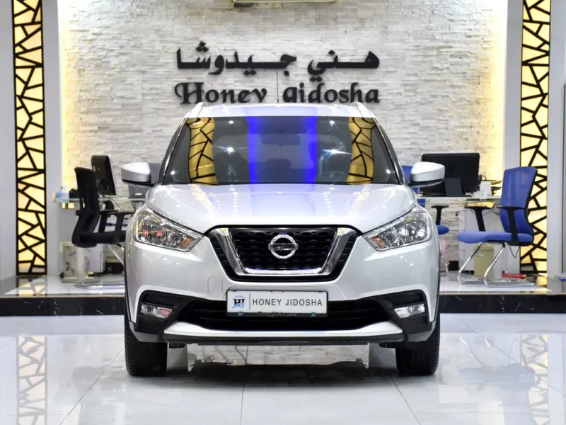 2017 Nissan Kicks SV 4 Cylinders Petrol Engine Silver Black Crossover GCC Specs Automatic