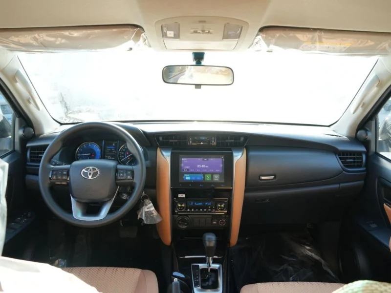 2026 TOYOTA FORTUNER 2.7L E1 BASIC 4 Cylinders Petrol Engine Black Tan SUV GCC
