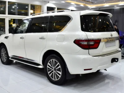 2015 Nissan Patrol LE Platinum City 8 Cylinders Petrol Engine White Tan SUV GCC Specs