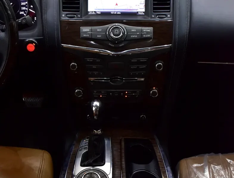 2015 Nissan Patrol LE Platinum City 8 Cylinders Petrol Engine White Tan SUV GCC Specs
