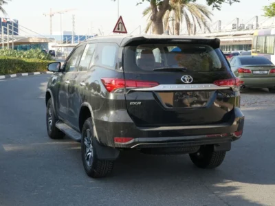 2026 TOYOTA FORTUNER EXR 4X4 2.7L PETROL V4 Engine AT Black Tan SUV GCC Specs