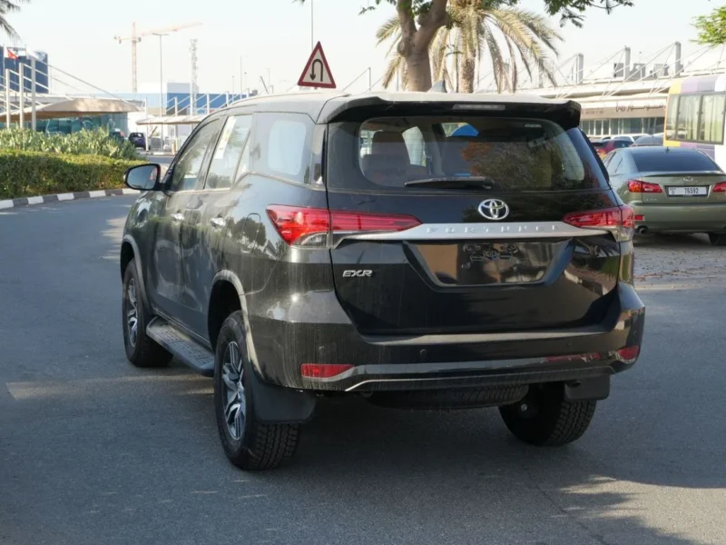 2026 TOYOTA FORTUNER EXR 4X4 2.7L PETROL V4 Engine AT Black Tan SUV GCC Specs