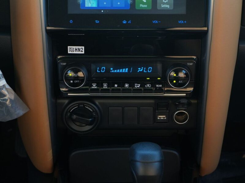 2026 TOYOTA FORTUNER 2.7L E1 BASIC 4 Cylinders Petrol Engine Black Tan SUV GCC