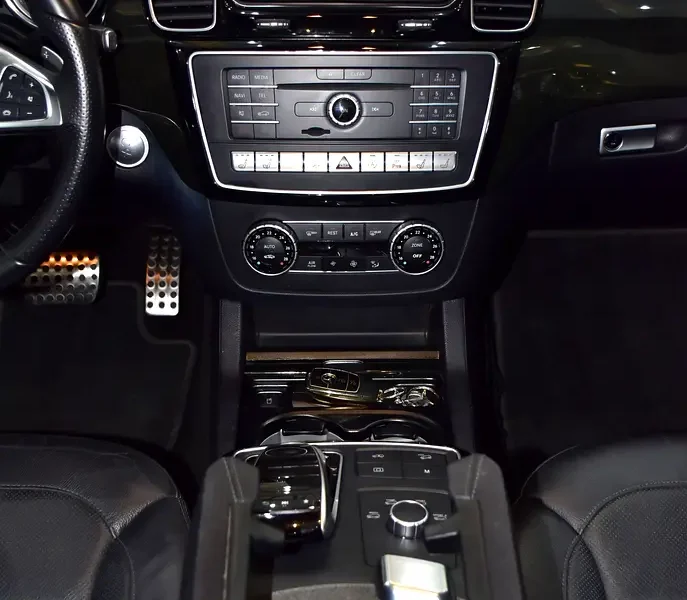 2018 Mercedes-Benz GLE-Class GLE 43 AMG 6 Cylinders Petrol Engine Silver Black SUV GCC