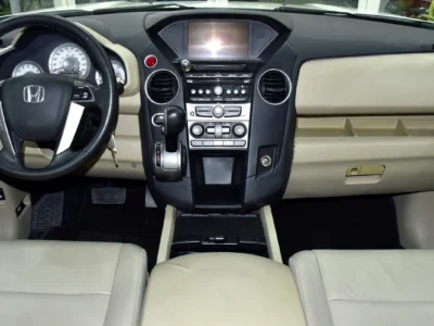 2015 Honda Pilot LX 6 Cylinders Petrol Engine White Beige SUV GCC Specs Automatic