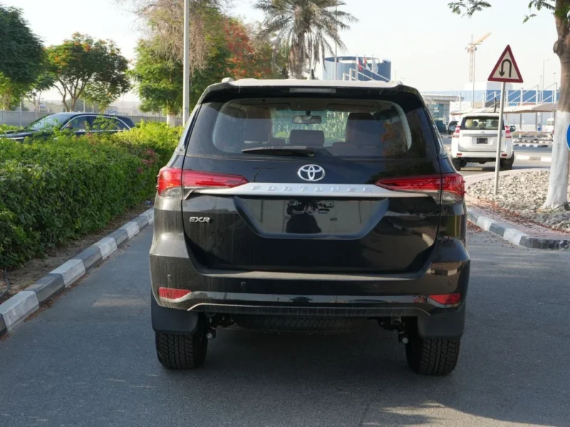 2026 TOYOTA FORTUNER EXR 4X4 2.7L PETROL V4 Engine AT Black Tan SUV GCC Specs