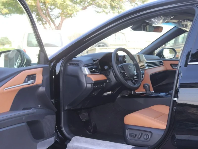 2026 TOYOTA CAMRY GLE 2.5L 4 Cylinders PETROL Engine Black Brown Sedan GCC Specs