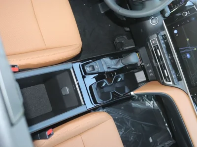 2026 TOYOTA CAMRY GLE 2.5L 4 Cylinders PETROL Engine Black Brown Sedan GCC Specs
