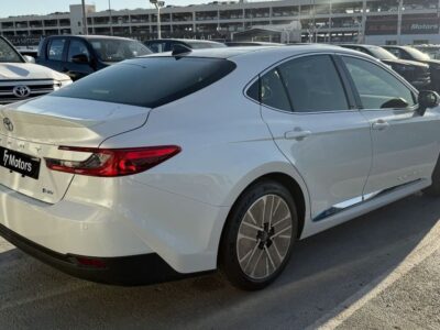 2026 Toyota Camry Lumiere 2.5L 4 Cylinders HEV Full Option White Brown Sedan GCC