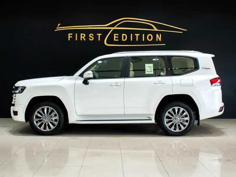 2023 Toyota Land Cruiser GXR 6 Cylinders Petrol Engine White Beige SUV GCC Specs