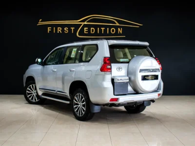 2023 Toyota Prado Limited 6 Cylinders petrol Engine Silver Beige SUV GCC Specs Automatic