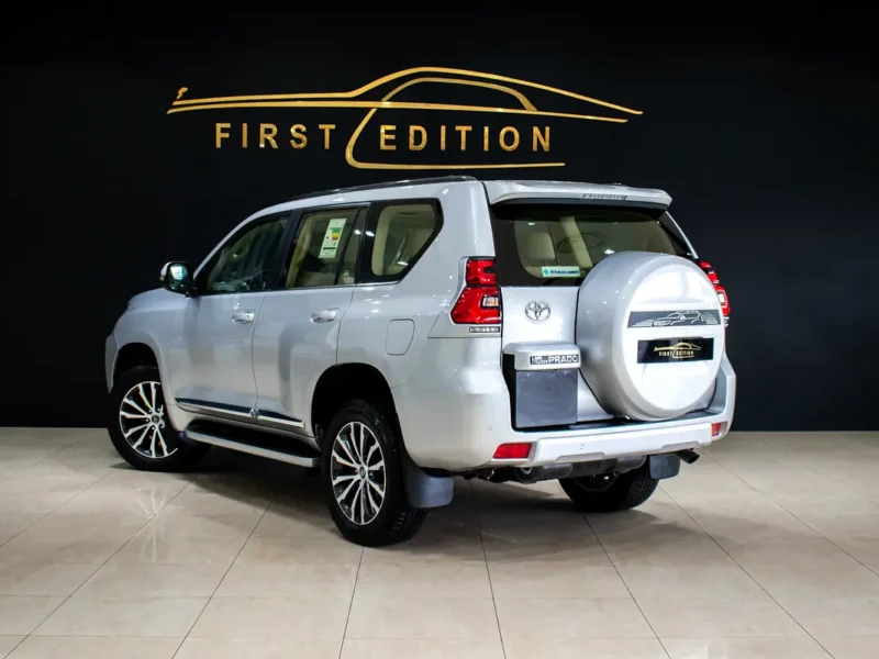2023 Toyota Prado Limited 6 Cylinders petrol Engine Silver Beige SUV GCC Specs Automatic
