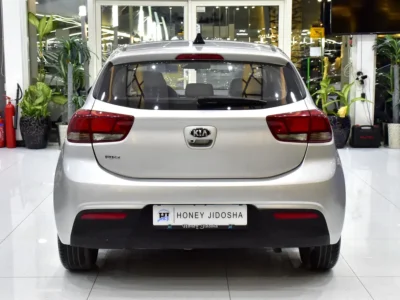 2021 Kia Rio EX 4 Cylinders Petrol Engine Silver Beige Sedan GCC Specs Automatic