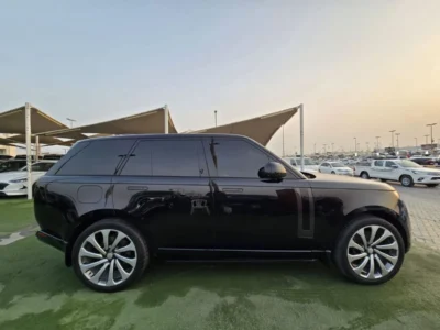 2023 Land Rover Range Rover AUTOBIOGRAPHY P530 SE 4.4L 8 Cylinders Black White SUV