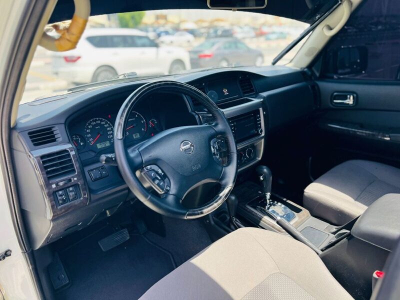 2021 NISSAN PATROL SAFARI 4.8 Litres V6 Petrol Engine White Black SUV GCC Specs