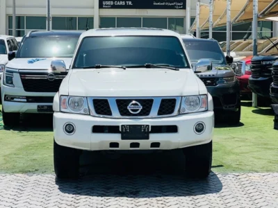 2021 NISSAN PATROL SAFARI 4.8 Litres V6 Petrol Engine White Black SUV GCC Specs