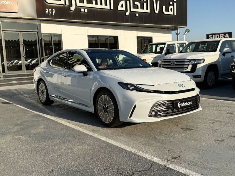 2026 Toyota Camry Lumiere 2.5L 4 Cylinders HEV Full Option White Brown Sedan GCC