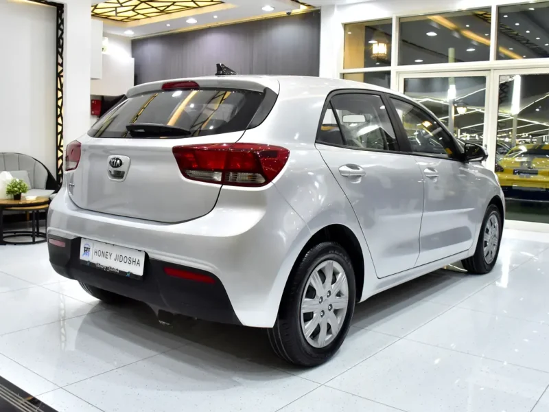 2021 Kia Rio EX 4 Cylinders Petrol Engine Silver Beige Sedan GCC Specs Automatic