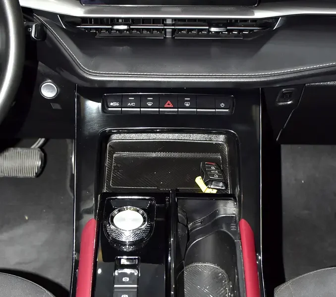 2024 Haval H6 Medium 4 Cylinders Petrol Engine White Black SUV GCC Specs Automatic