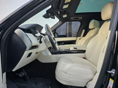 2023 Land Rover Range Rover AUTOBIOGRAPHY P530 SE 4.4L 8 Cylinders Black White SUV
